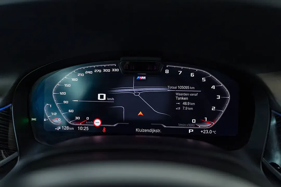 BMW 745 PHEV M - Thumbnail 13