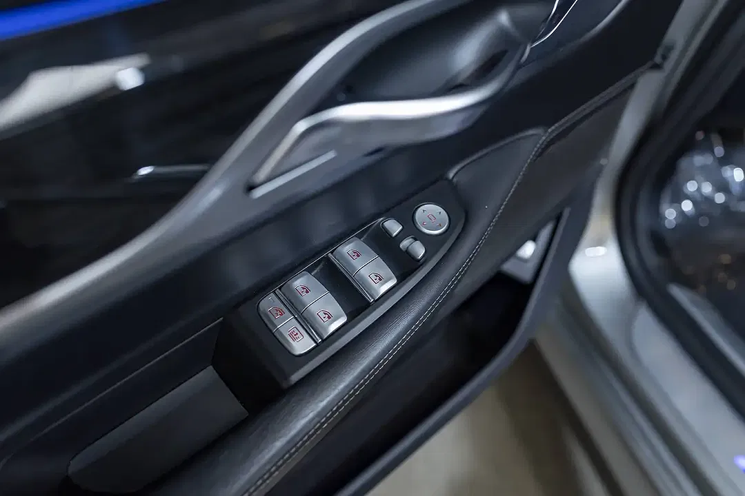 BMW 745 PHEV M - Thumbnail 29