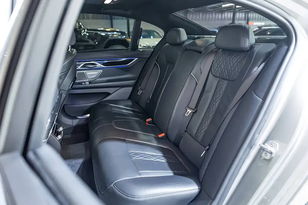 BMW 745 PHEV M - foto 50