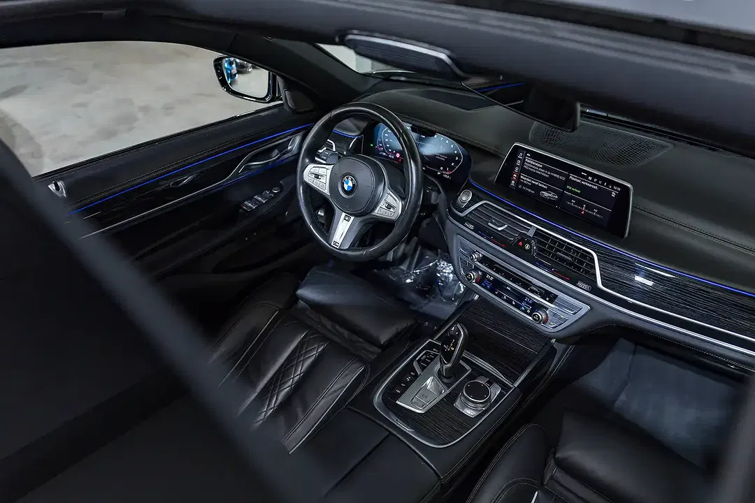 BMW 745 PHEV M - Thumbnail 6
