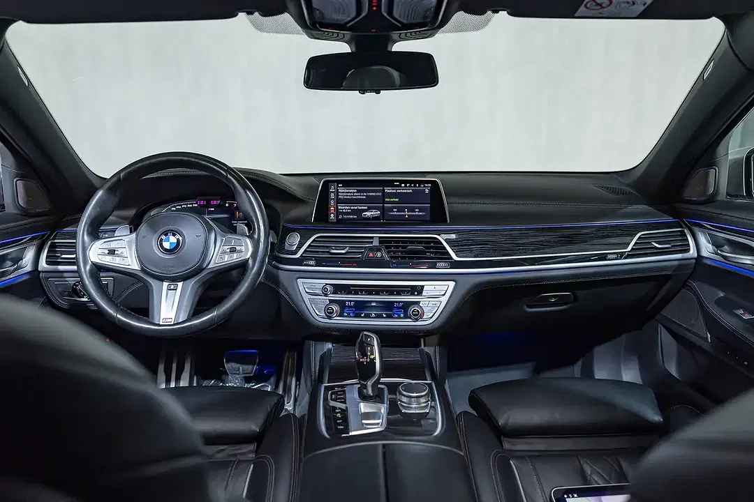 BMW 745 PHEV M - Thumbnail 9