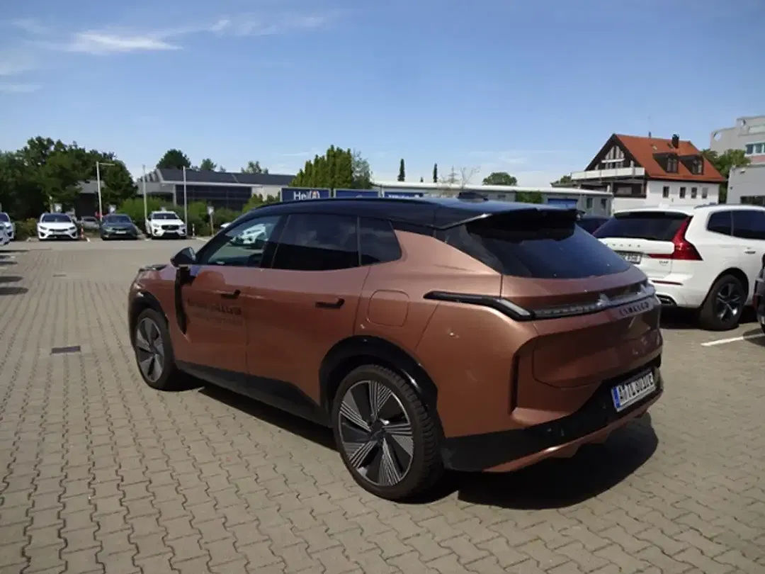 Lynk & Co 08 - Thumbnail 4