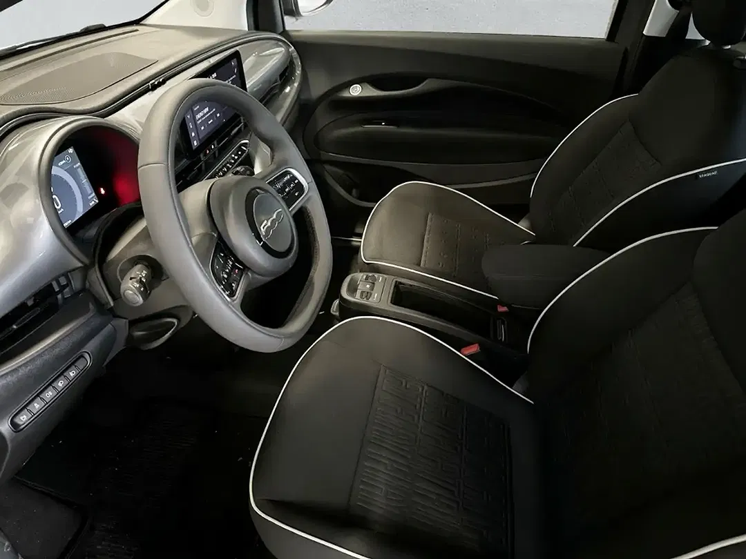 Fiat 500e - Thumbnail 9