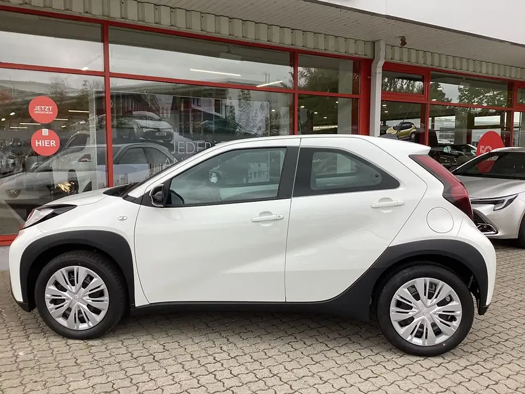 Toyota Aygo X Business Edition - Afbeelding 1