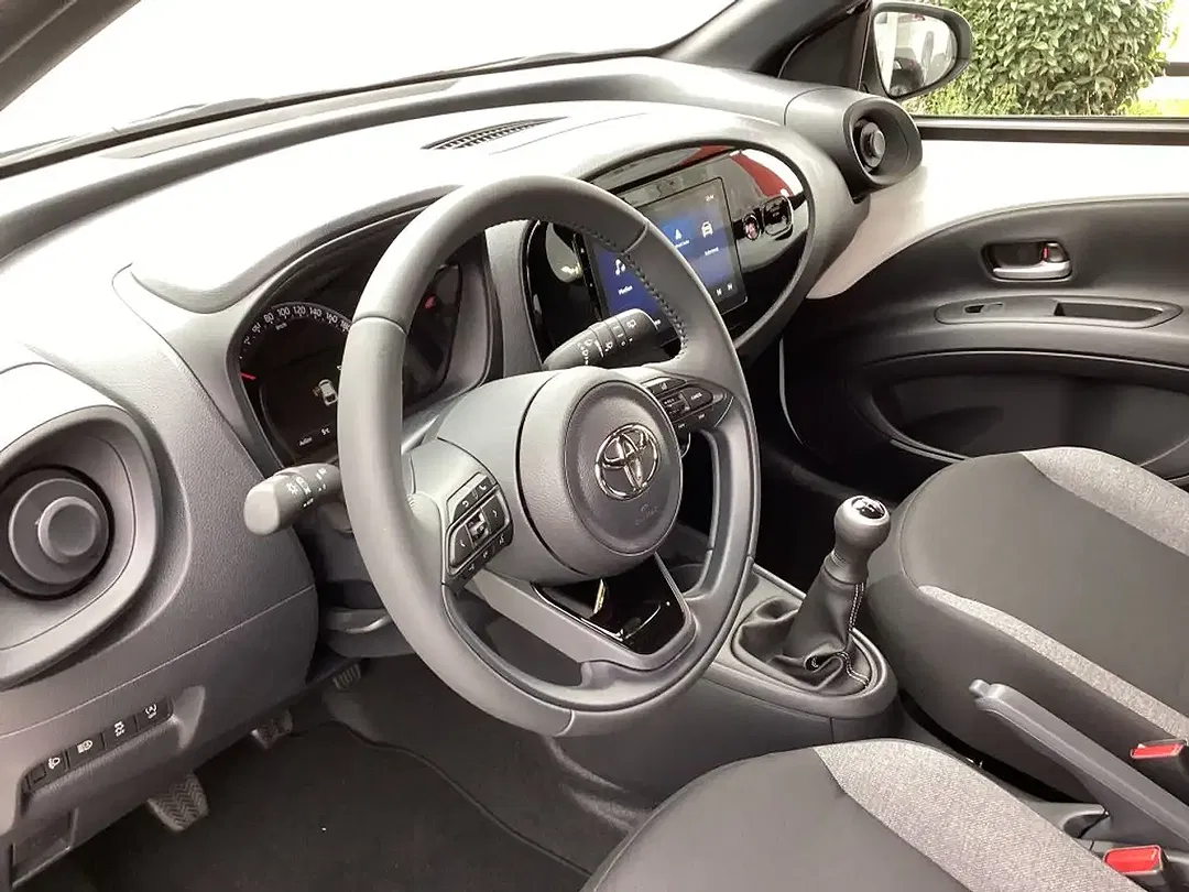 Toyota Aygo X Business Edition - Thumbnail 6
