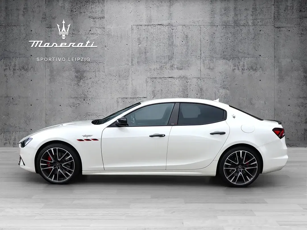 Maserati Ghibli Trofeo - Thumbnail 4