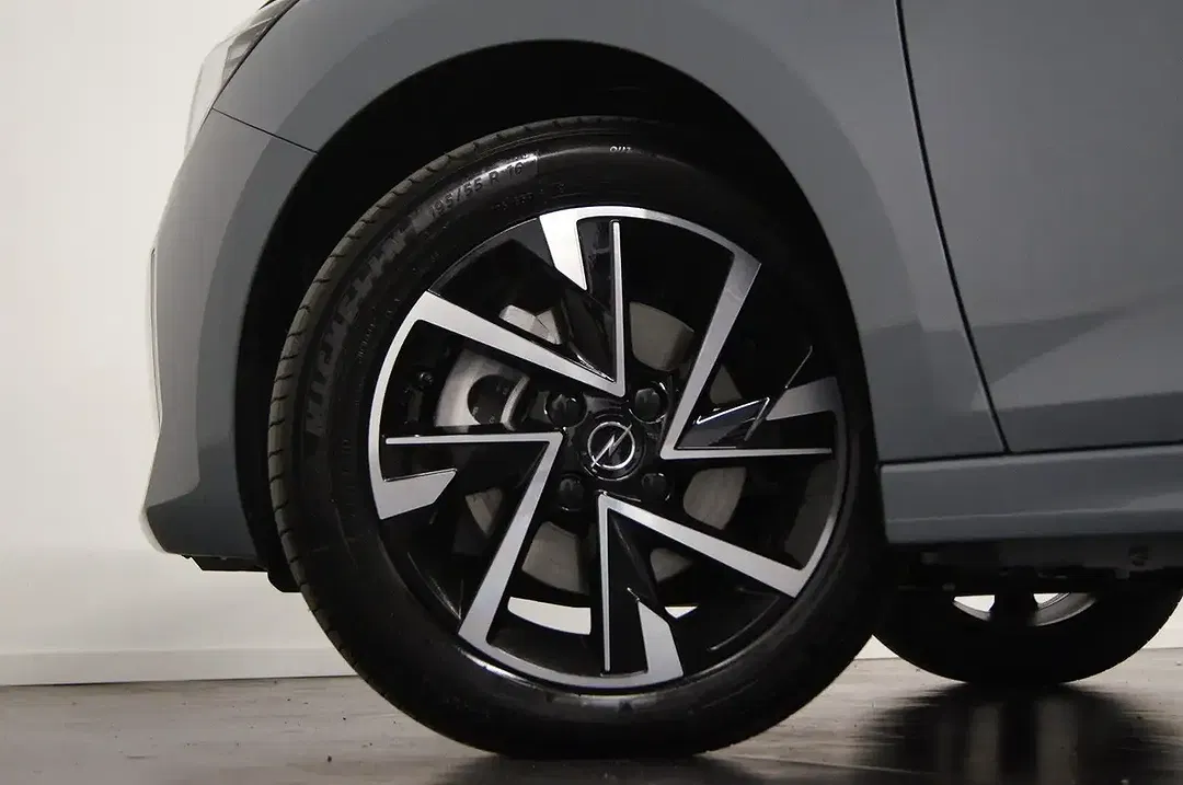 Opel Corsa GS - Thumbnail 11