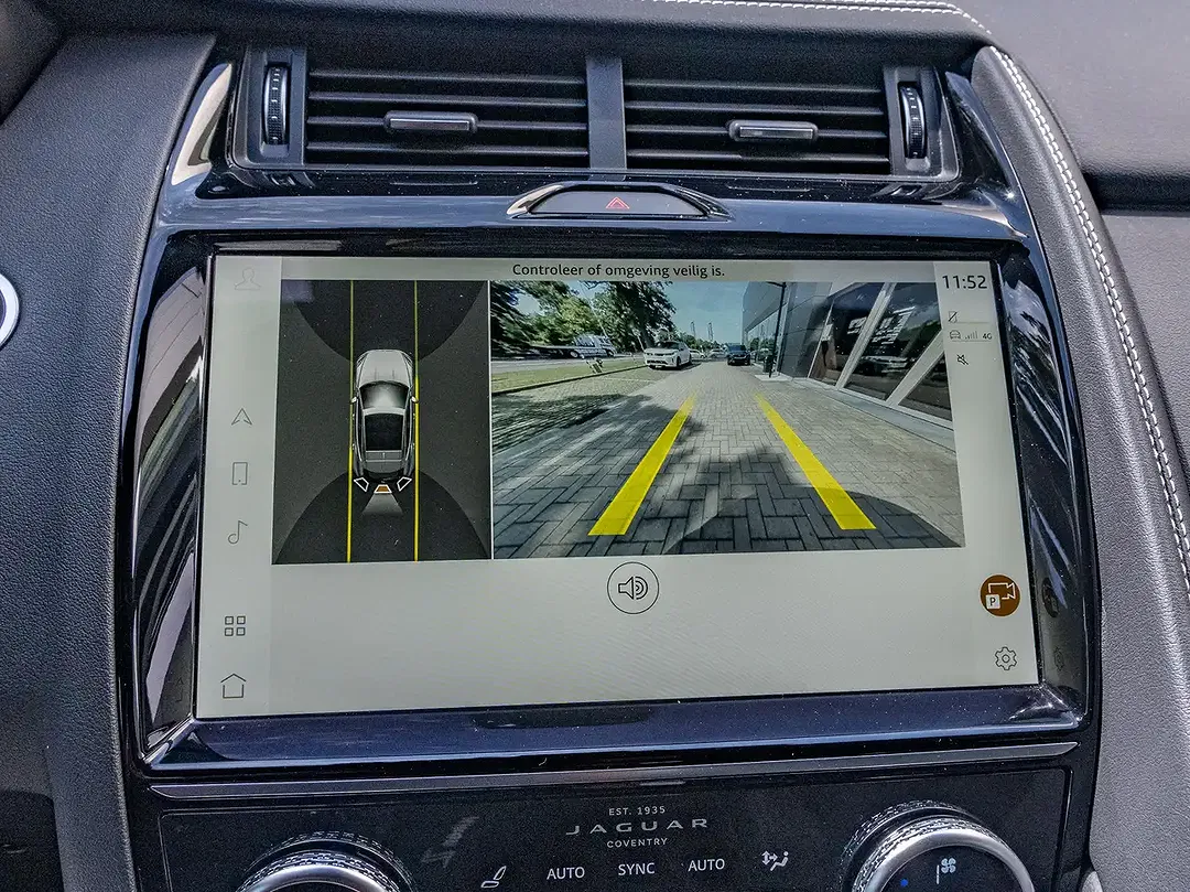 Jaguar E-Pace P300e R-Dynamic HSE - Thumbnail 11