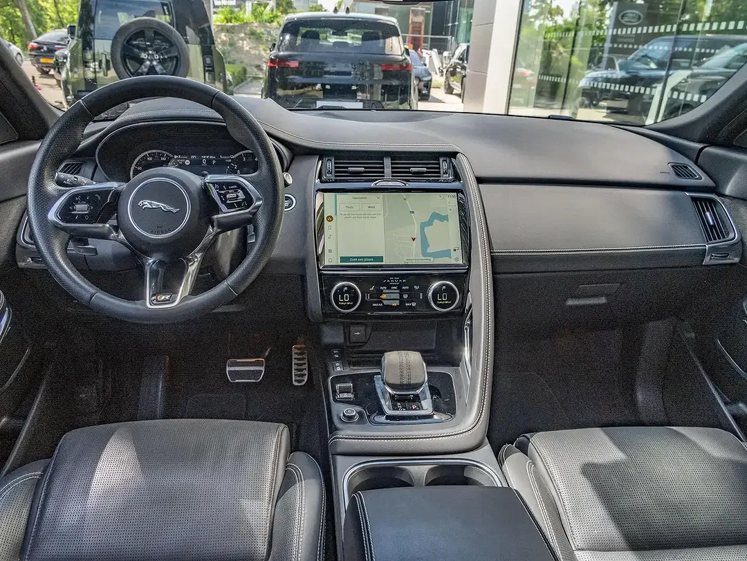 Jaguar E-Pace P300e R-Dynamic HSE - Thumbnail 9