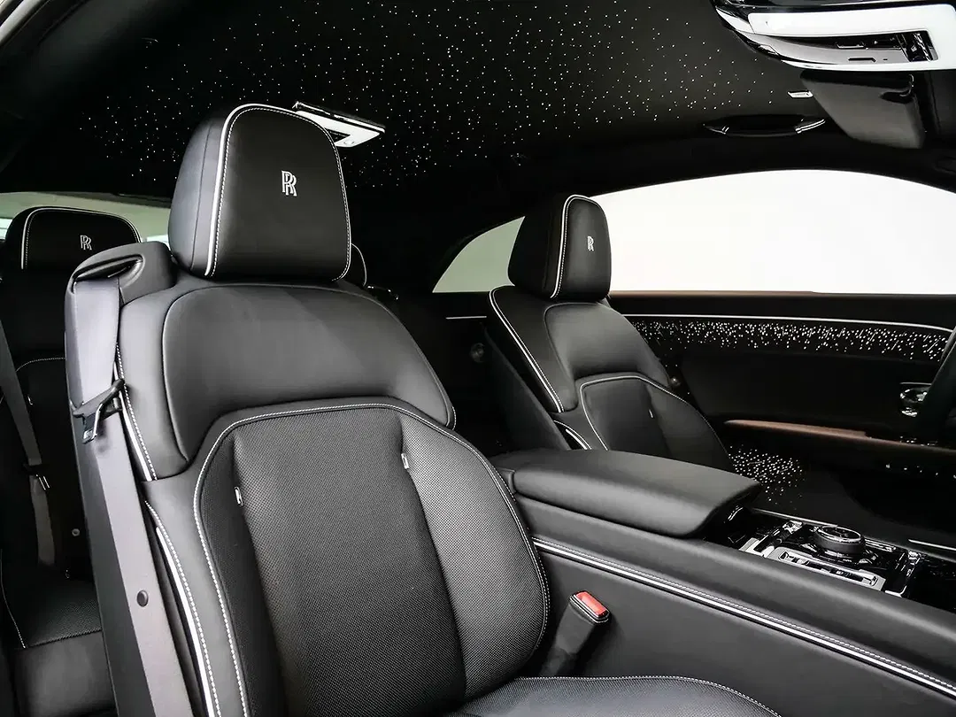 Rolls-Royce Spectre - Thumbnail 17