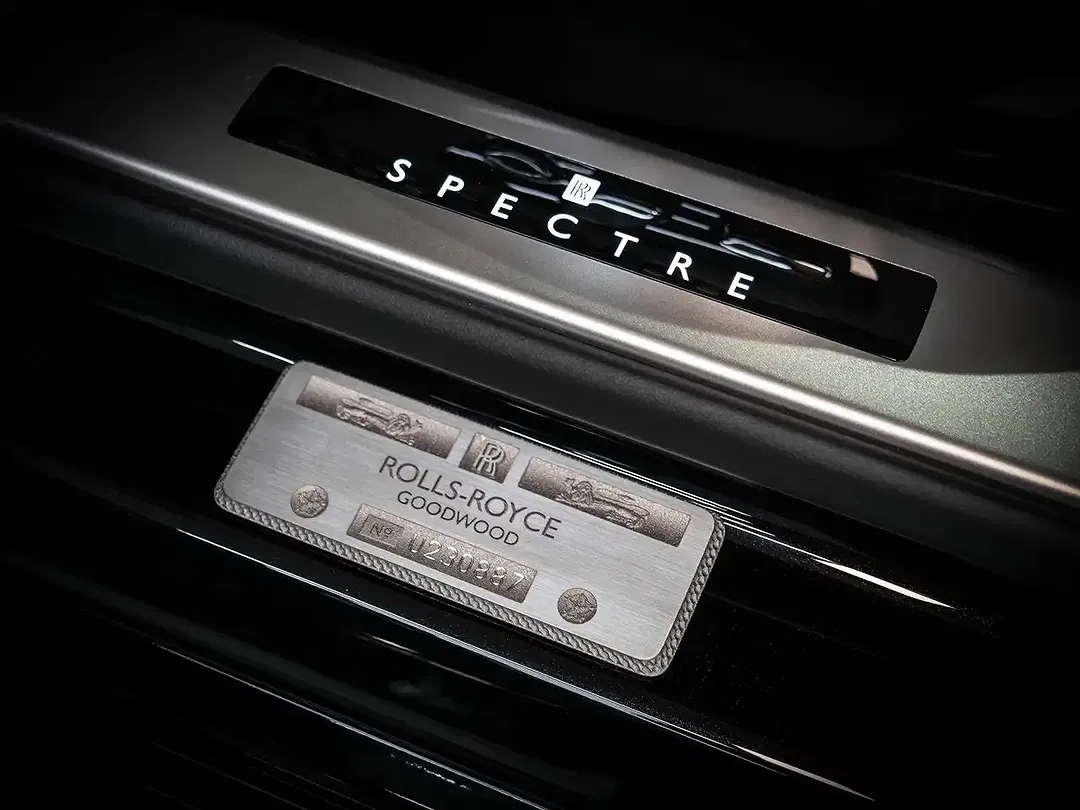 Rolls-Royce Spectre - Thumbnail 18