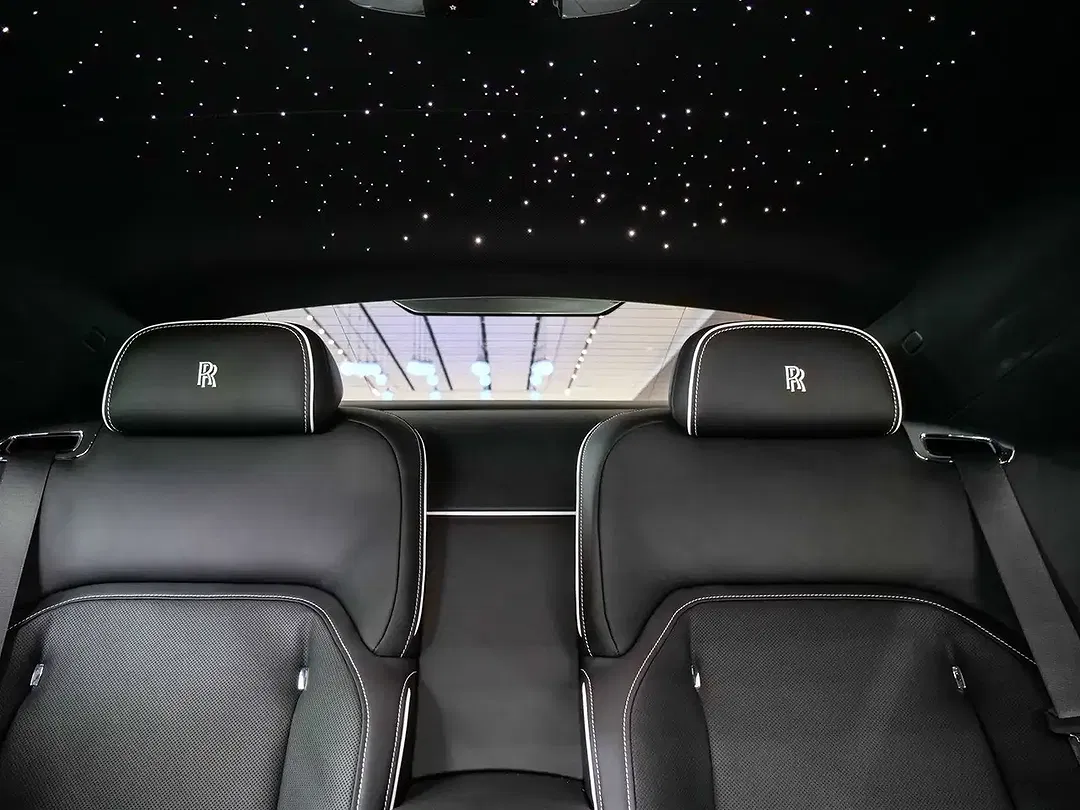 Rolls-Royce Spectre - Thumbnail 24