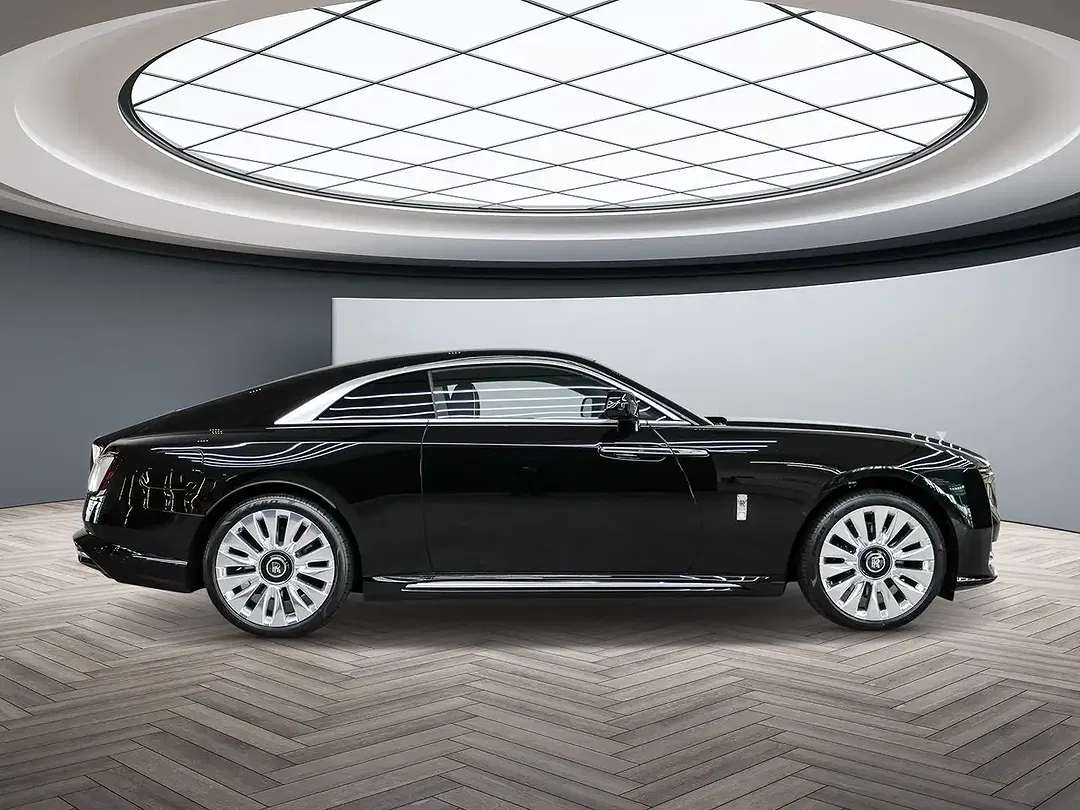 Rolls-Royce Spectre - Thumbnail 4