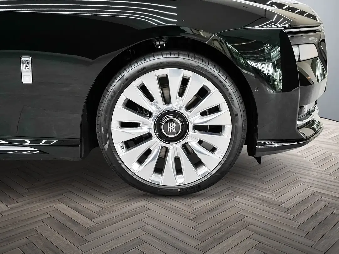 Rolls-Royce Spectre - Thumbnail 8