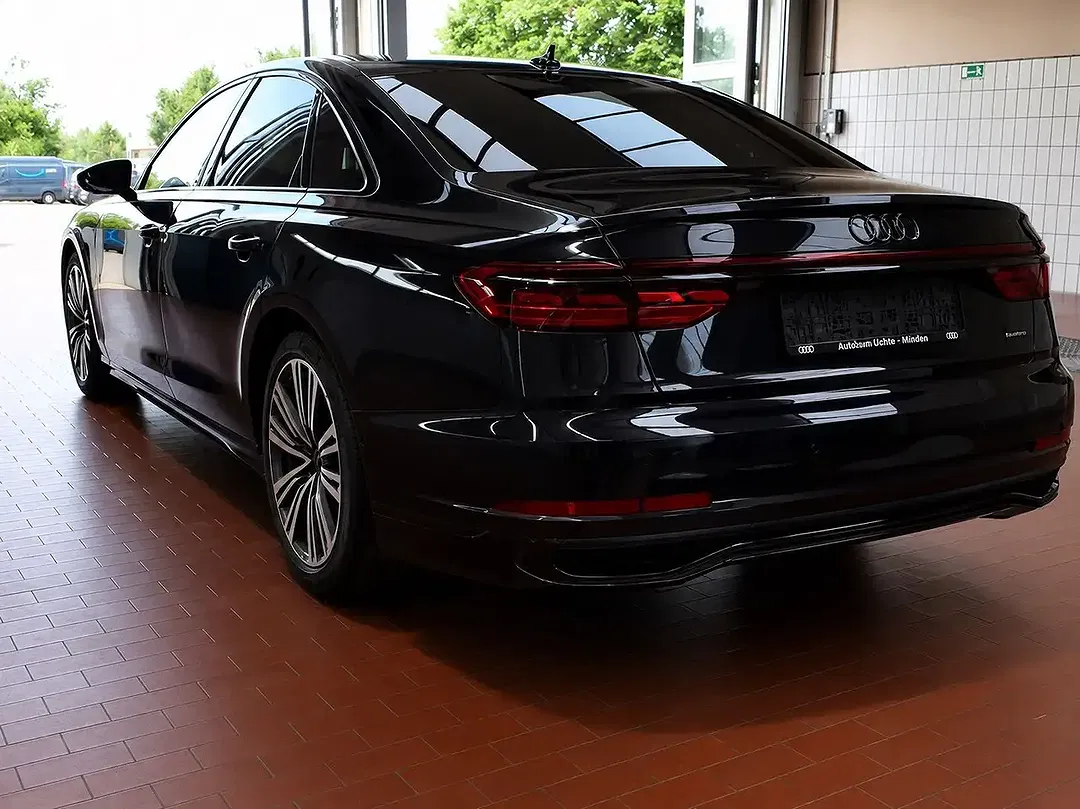 Audi A8 55 TFSI quattro S line - Thumbnail 3