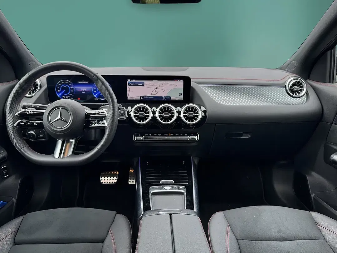 Mercedes-Benz EQA 300 4MATIC AMG - Thumbnail 11