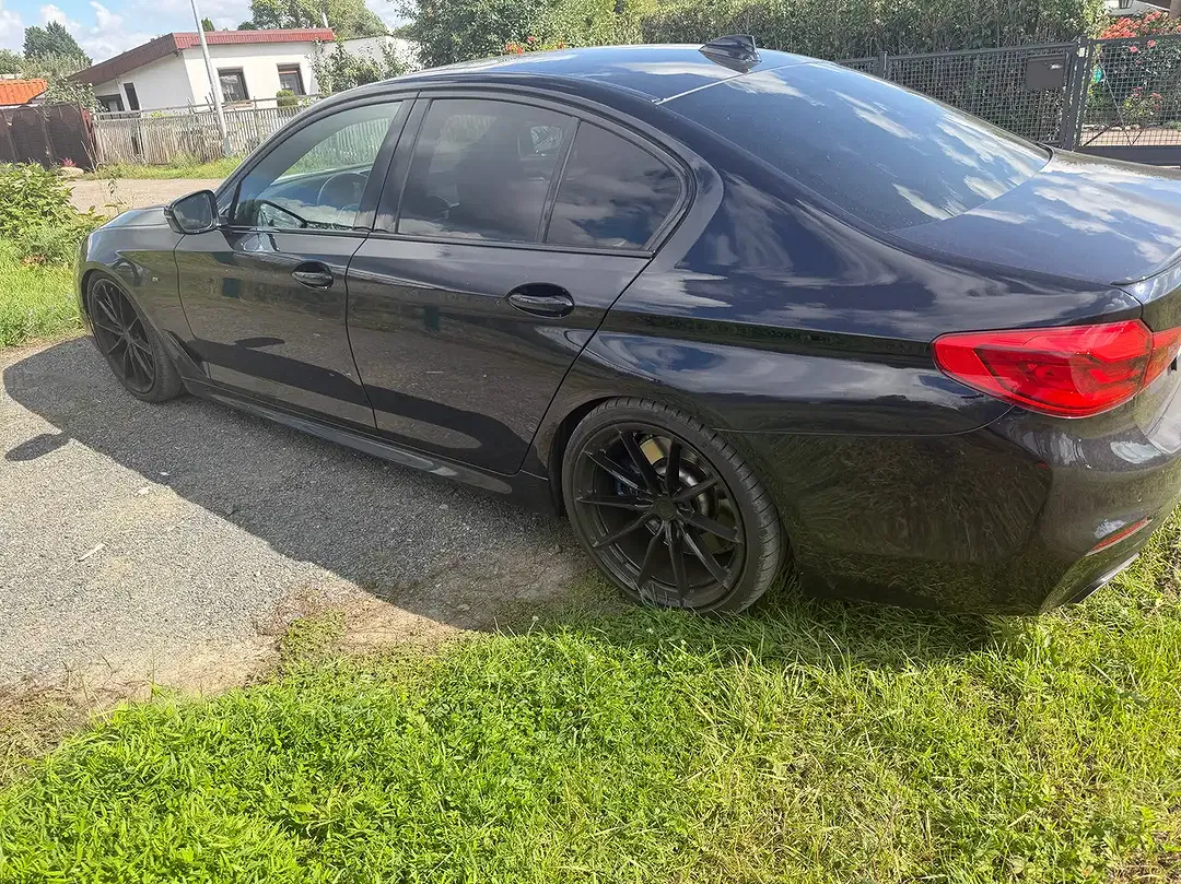 BMW M550 xDrive - Thumbnail 11