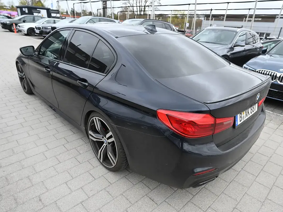 BMW M550 xDrive - Thumbnail 4