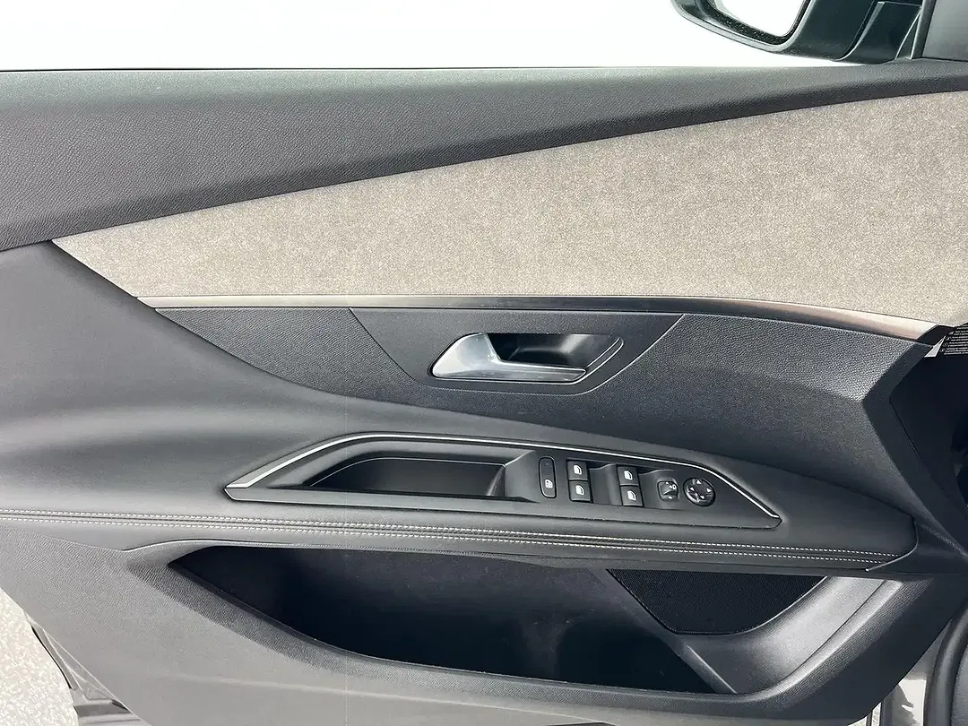 Peugeot 3008 GT - Thumbnail 11