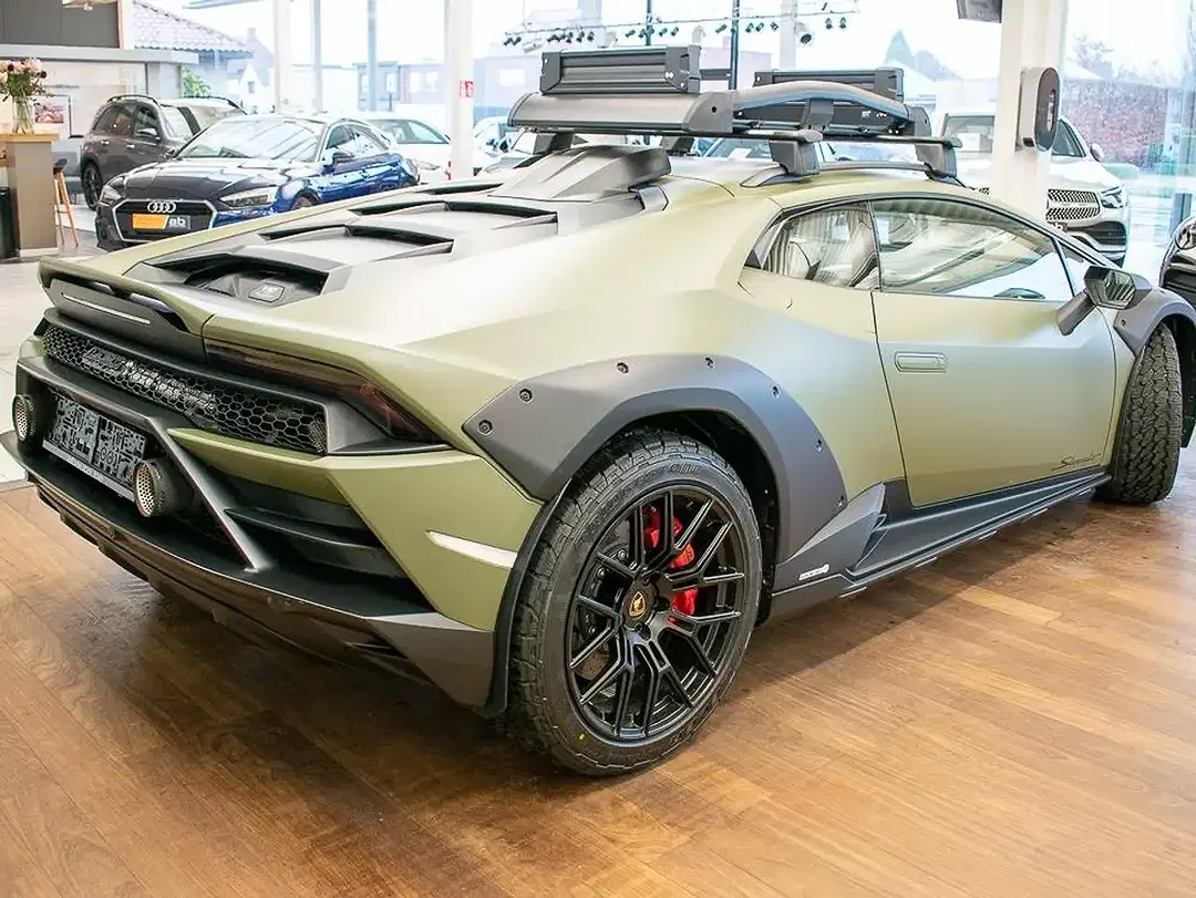 Lamborghini Huracán V10 Sterrato - Thumbnail 4
