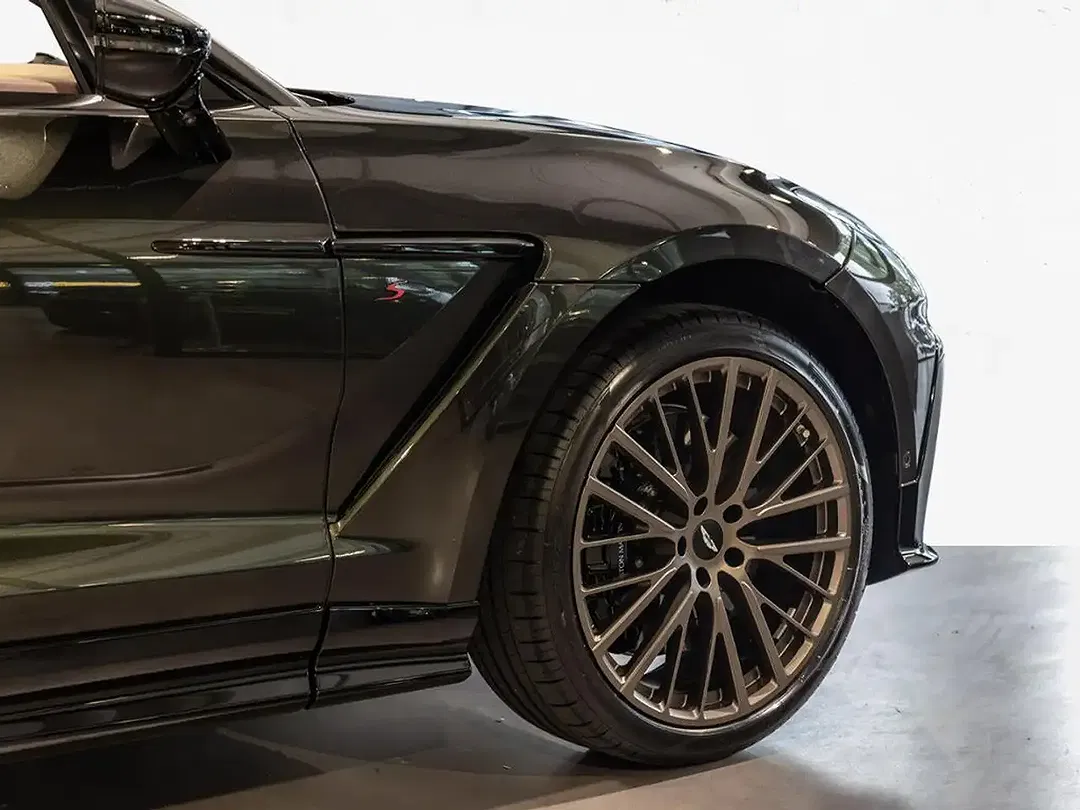 Aston Martin DBX S - Thumbnail 10