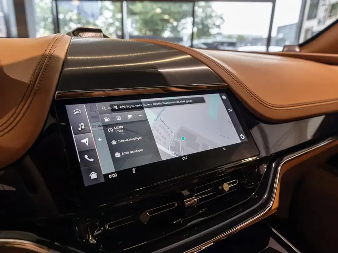 Aston Martin DBX S - Thumbnail 11