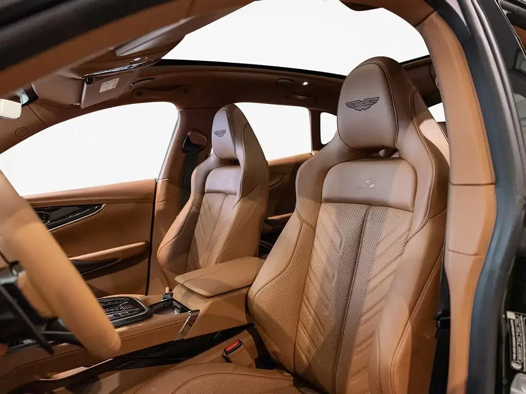 Aston Martin DBX S - Thumbnail 13
