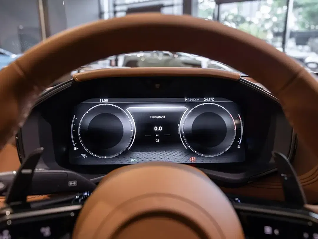 Aston Martin DBX S - Thumbnail 7