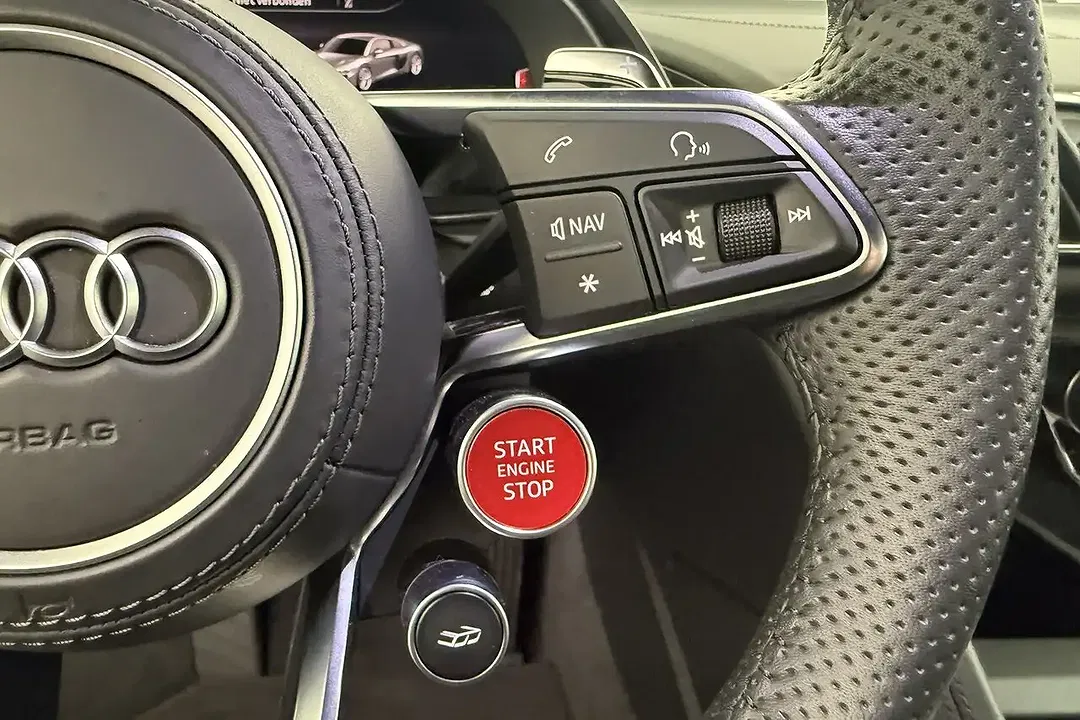 Audi R8 V10 - Thumbnail 23