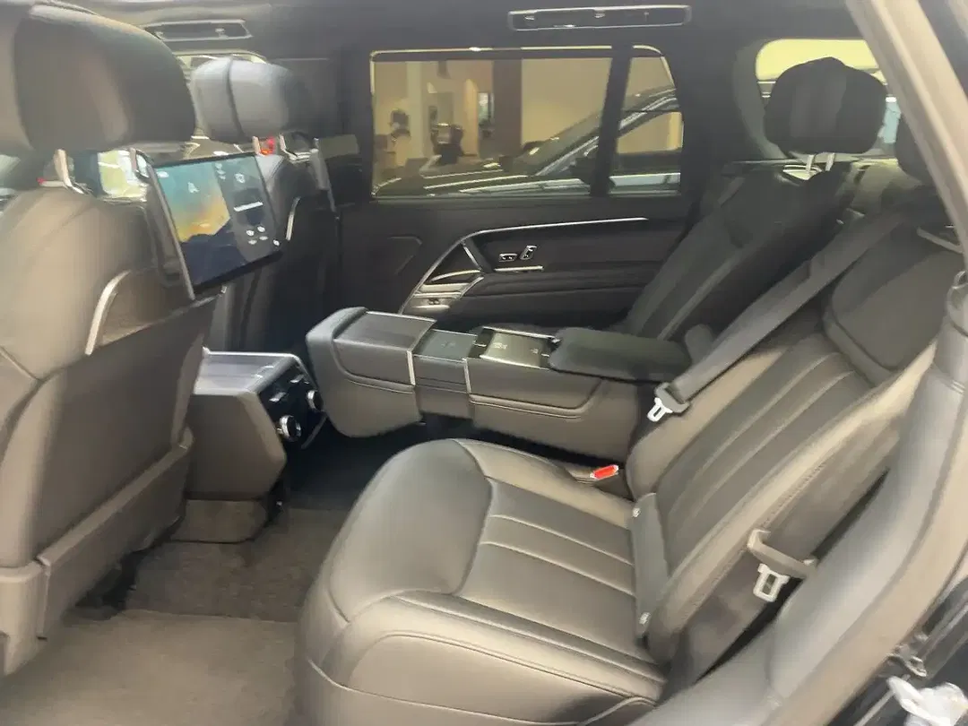 Land Rover Range Rover LWB Autobiography - Thumbnail 9