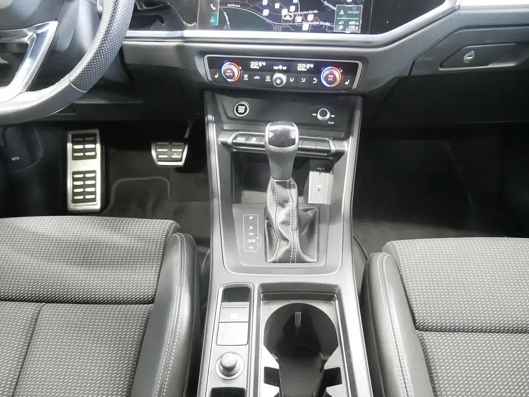 Audi Q3 40 TDI quattro Matrix LED Sportback S line - Thumbnail 11