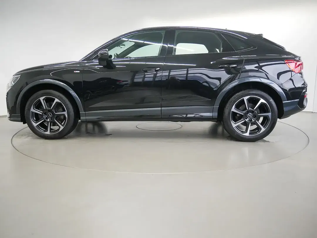Audi Q3 40 TDI quattro Matrix LED Sportback S line - Thumbnail 3