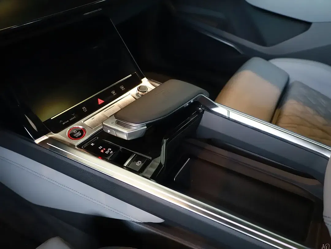 Audi SQ8 e-tron quattro - Thumbnail 11