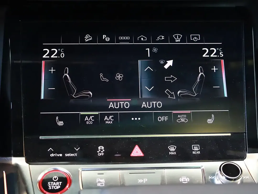Audi SQ8 e-tron quattro - Thumbnail 12