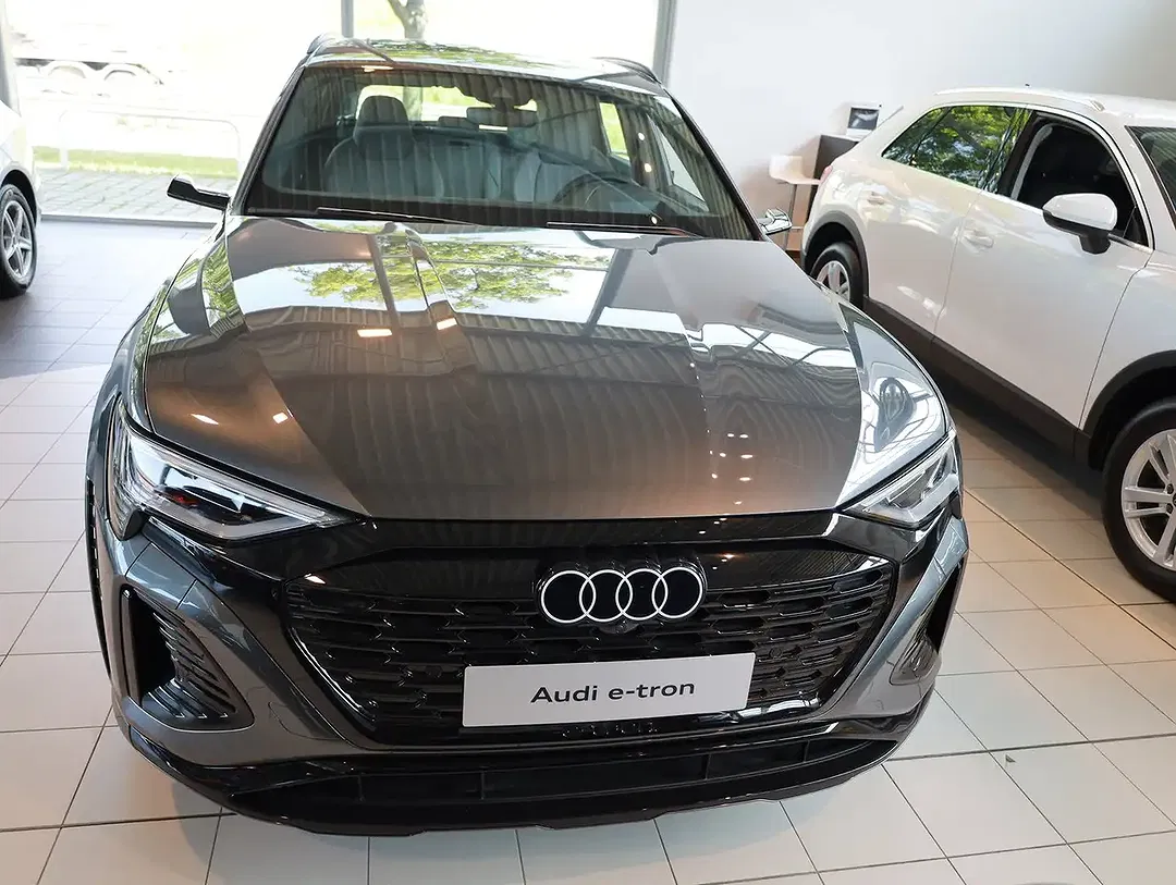 Audi SQ8 e-tron quattro - foto 2