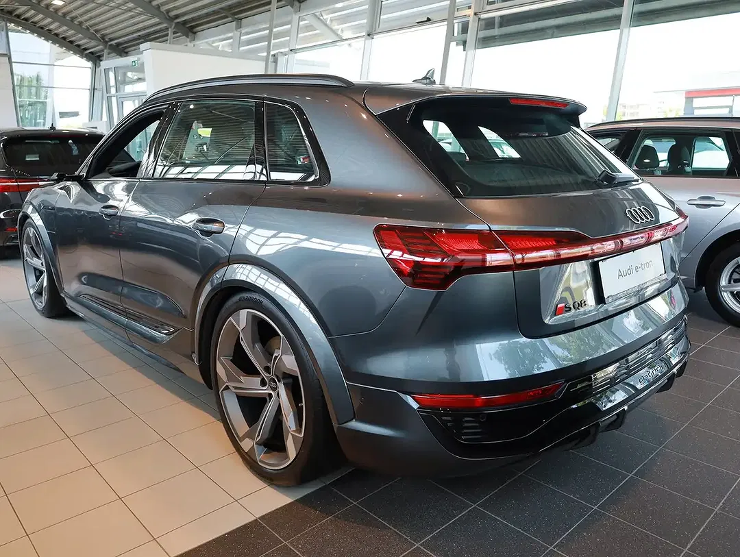 Audi SQ8 e-tron quattro - Thumbnail 5