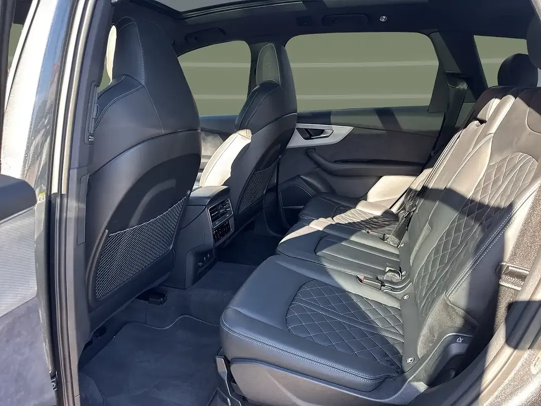 Audi SQ7 TFSI - foto 12