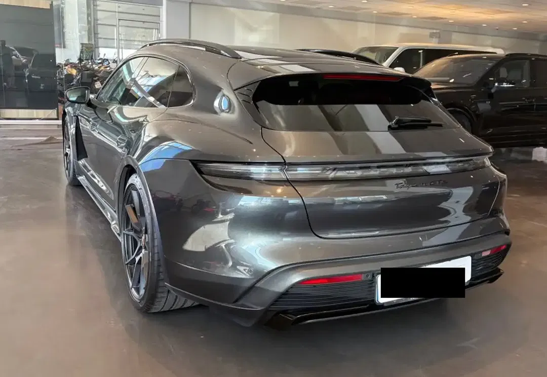Porsche Taycan Sport Turismo GTS - Thumbnail 4