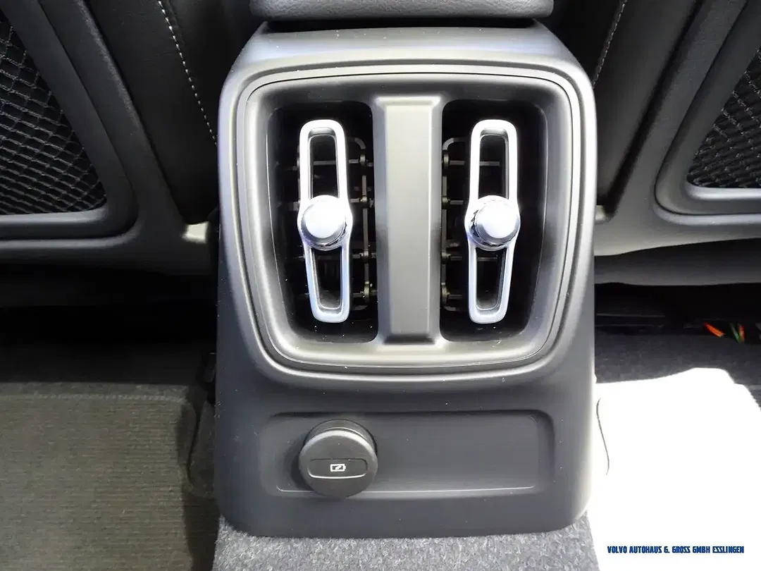 Volvo XC40 T5 Geartronic Recharge Ultimate Dark - Thumbnail 17