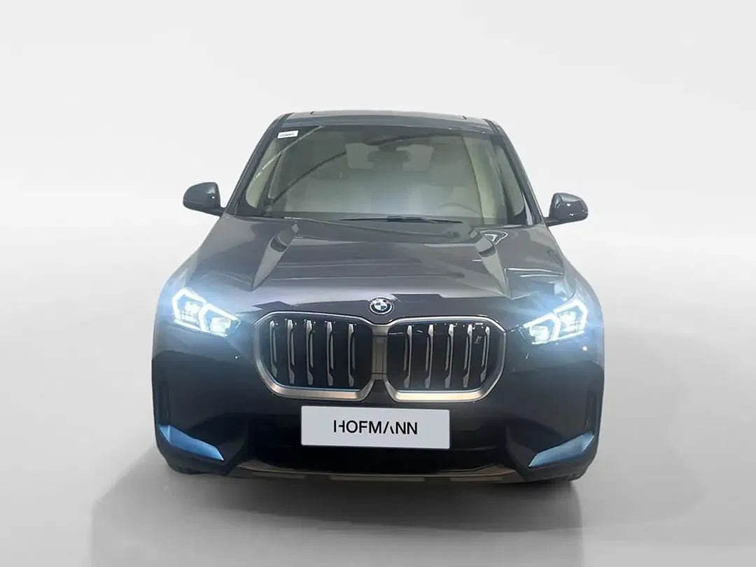 BMW iX1 - Thumbnail 2