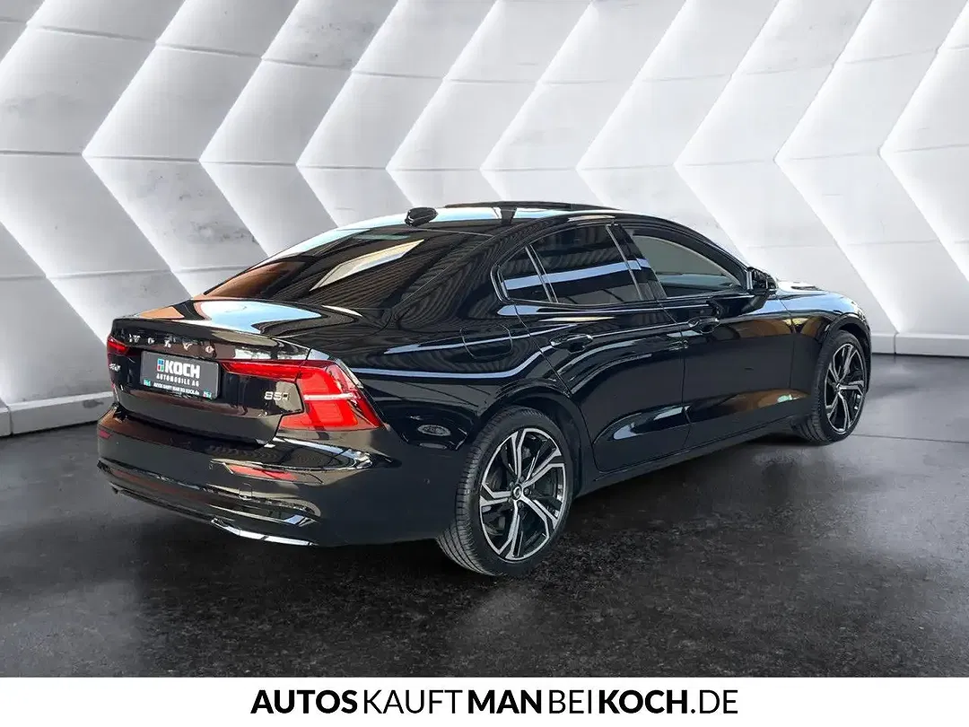 Volvo S60 B5 AWD Ultimate Dark - Thumbnail 3