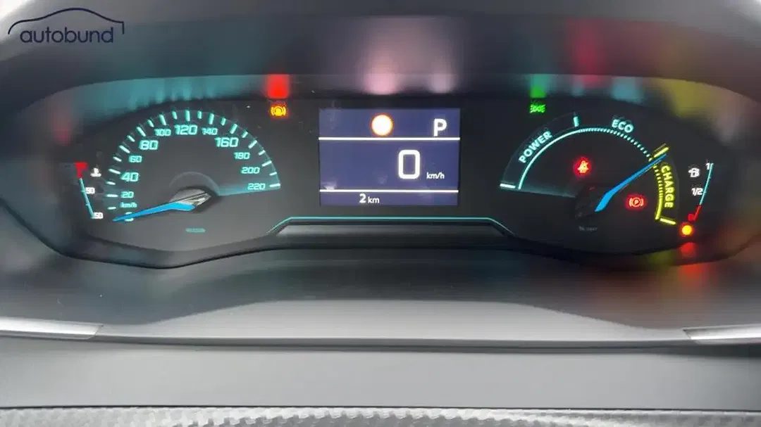 Peugeot 2008 145 e-DSC6 Hybrid Business - Thumbnail 11