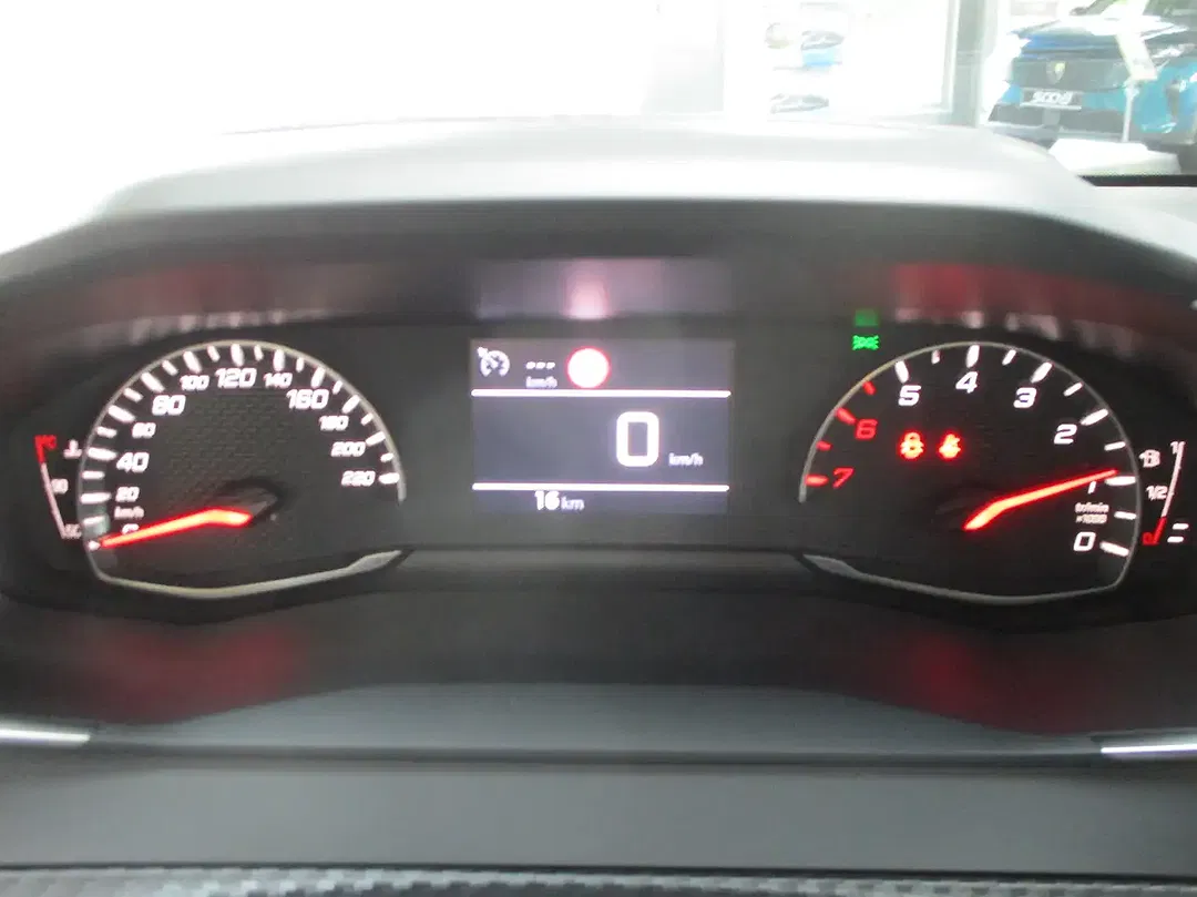 Peugeot 208 100 PureTech Style - Thumbnail 8