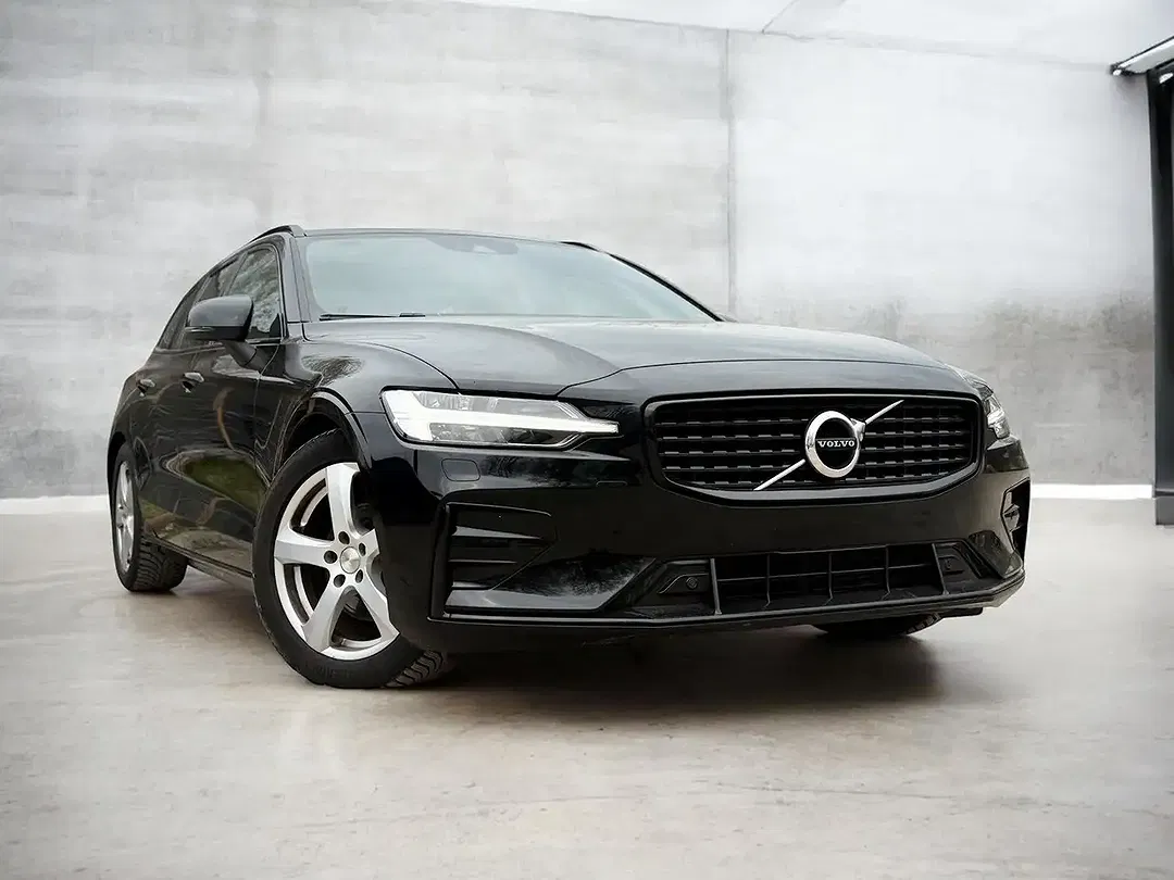 Volvo V60 R-Design - foto 1