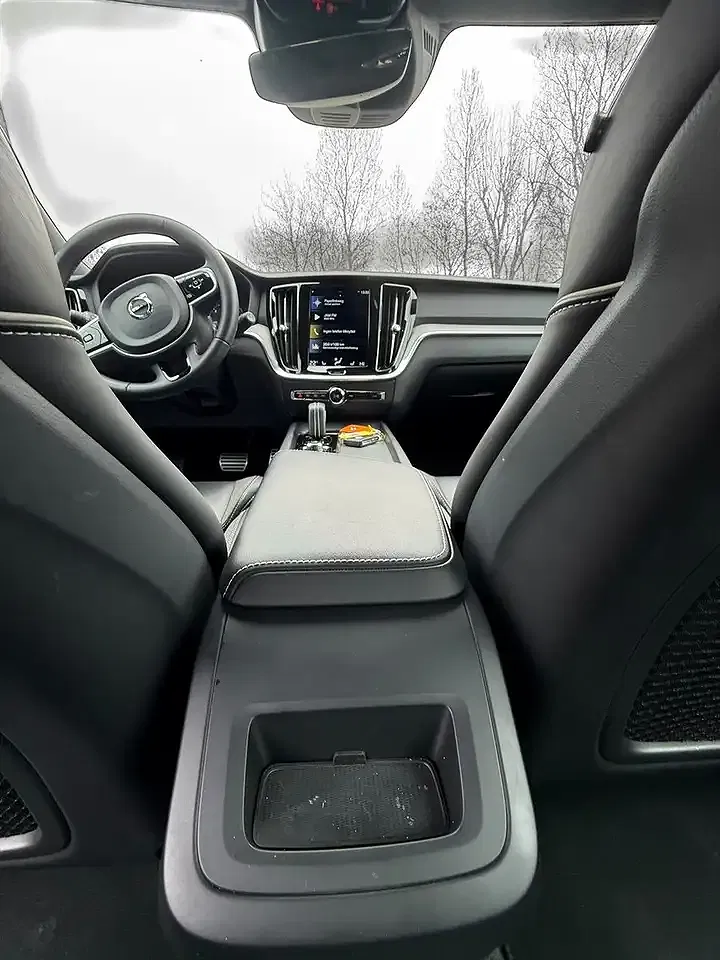 Volvo V60 R-Design - Thumbnail 10