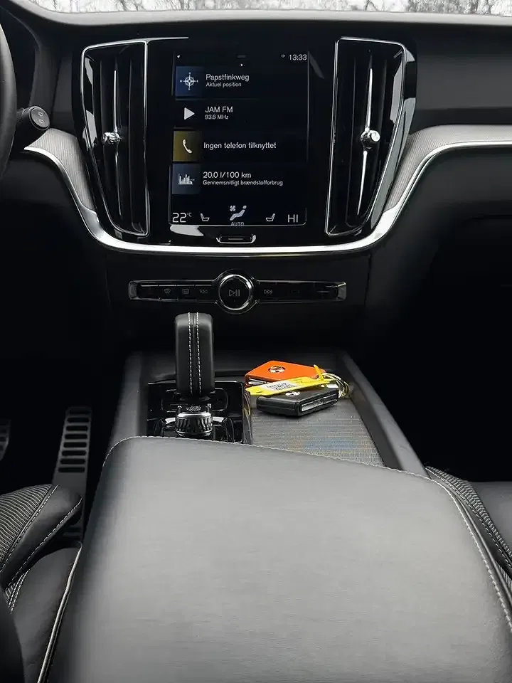 Volvo V60 R-Design - Thumbnail 11