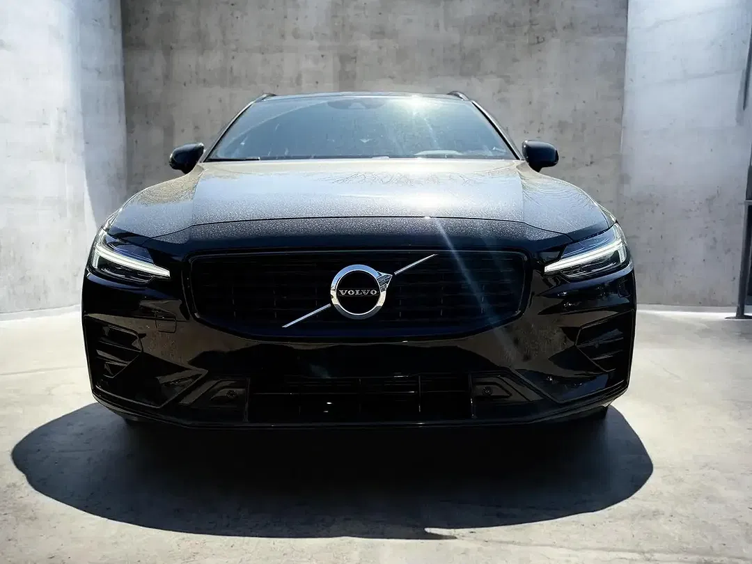 Volvo V60 R-Design - foto 2