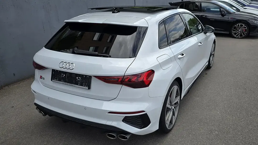 Audi S3 TFSI S tronic quattro Matrix LED Sportback - Thumbnail 3