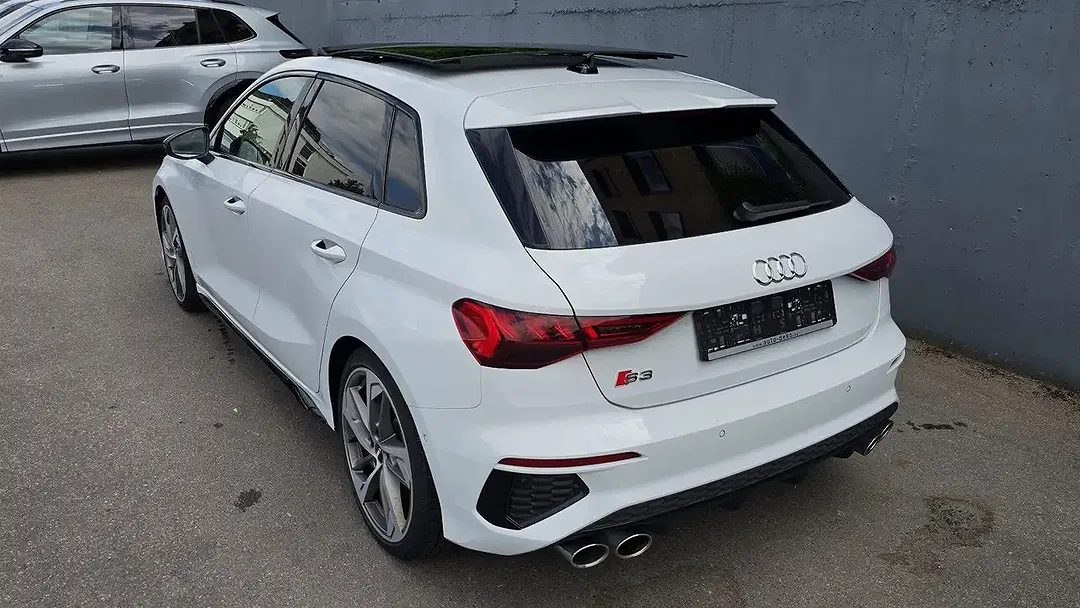 Audi S3 TFSI S tronic quattro Matrix LED Sportback - Thumbnail 4