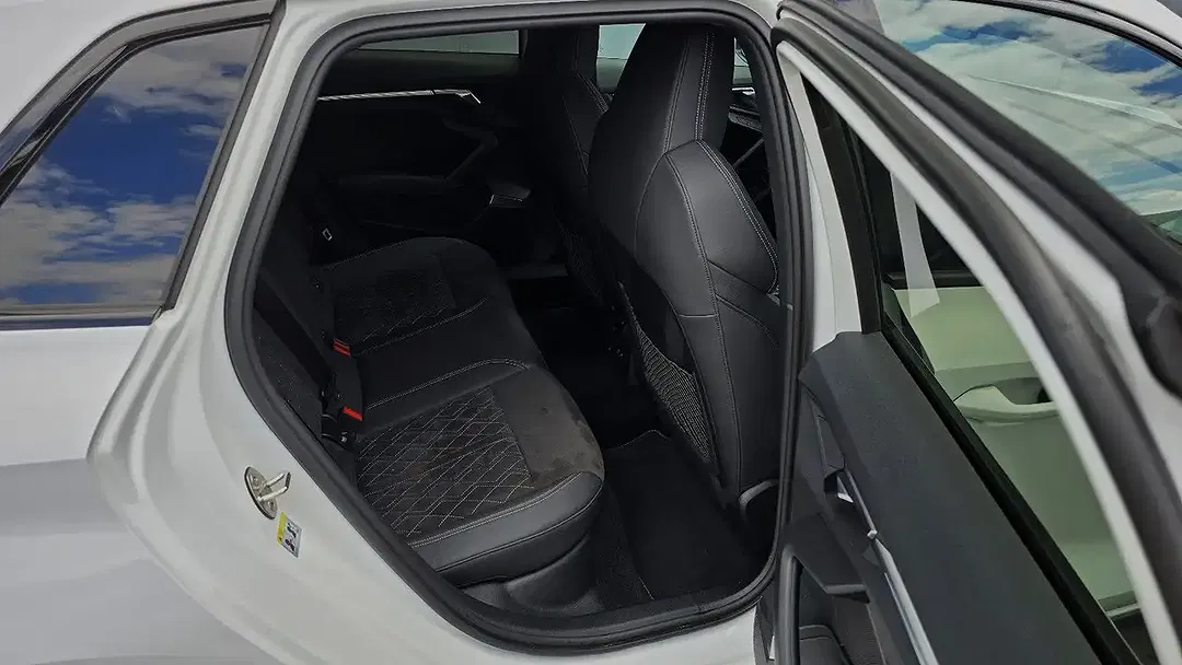Audi S3 TFSI S tronic quattro Matrix LED Sportback - Thumbnail 9